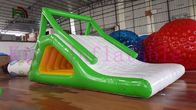 0.9 মিমি পিভিসি Tarpaulin সিই কাস্টম inflatable জল খেলনা ভাড়া জন্য সবুজ / হোয়াইট স্লাইড