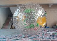 সবুজ Harnees এবং হলুদ Exits সঙ্গে শীতকালীন 1.0 মিমি TPU Inflatable Zorb বল