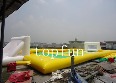 ফায়ার প্রতিরোধী Inflatable ফুটবল মাঠ সেলাই সেলাই 14 মি × এক্স 8 মি