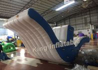 উত্তেজনাপূর্ণ 0.9 মিমি পিভিসি ব্লু / হোয়াইট ফ্লাই পাখি Seesaw জল পার্ক জন্য Inflatable জল খেলনা