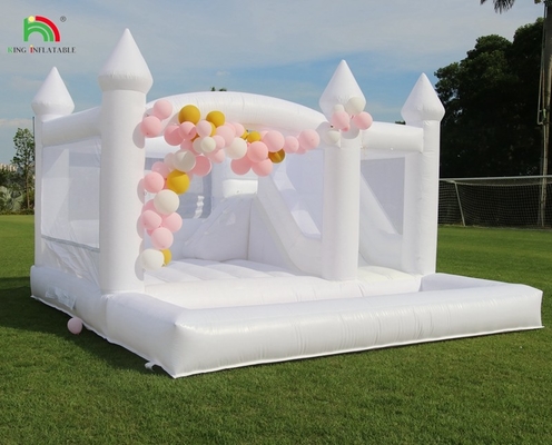 বাণিজ্যিক সাদা inflatable ঝাঁকুনি কাসল হাউস বাচ্চাদের জল স্লাইড সঙ্গে বল গর্ত