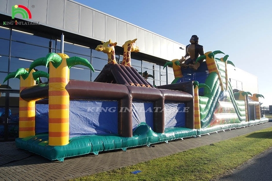 স্লাইড এবং বেড়া সঙ্গে বড় বহিরঙ্গন inflatable বাধা কোর্স ট্রাম্পোলিন এবং স্লাইড সঙ্গে ঝাঁপ স্পোর্টস খেলা