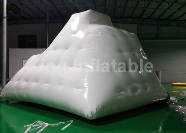 বাণিজ্যিক তাপ সীল পিভিসি Inflatable জল খেলনা / বিনোদন জন্য ভাসমান আইসবার্গ