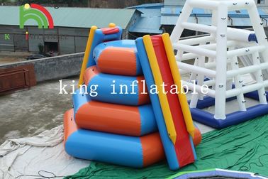 পিভিসি Tarpaulin জলপ্রপাত inflatable ভাসমান দ্বীপ জল পার্ক জন্য ক্লাইম্বিং টাওয়ার স্লাইড