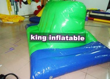সবুজ এবং নীল inflatable জল খেলনা জল পার্ক জন্য পিভিসি Inflatable সাইড ঘোড়া