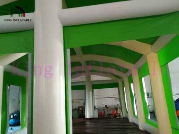সবুজ / হোয়াইট ওয়াটারপ্রুফ দৈত্য Inflatable ইভেন্ট তাঁবু সহজ সেট আপ এবং Dismantle