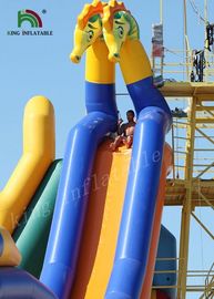 Seahorse প্লেটো পিভিসি Inflatable জল স্লাইড / হলুদ নীল দৈত্য জল স্লাইড ভাড়া জন্য