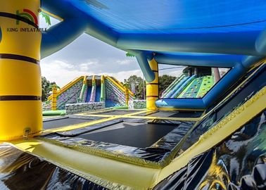 মাল্টিপ্লে কম্বো খেলার মাঠ Inflatable বিনোদন পার্ক উজ্জ্বল রঙ টেকসই