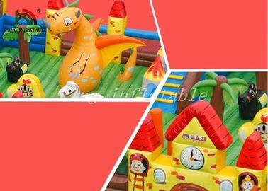 বহিরঙ্গন দৈত্য Inflatable বিনোদন পার্ক রঙিন পিভিসি Tarpaulin কম্বো খেলার মাঠ