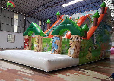 বাণিজ্যিক ভাড়া জন্য বন থিম inflatable শুকনো স্লাইড সবুজ গাছ বাচ্চাদের খেলার মাঠ